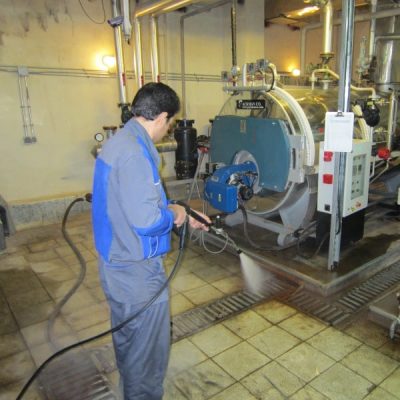 شستشوی محیط های صنعتی با کارواش صنعتی آب گرم